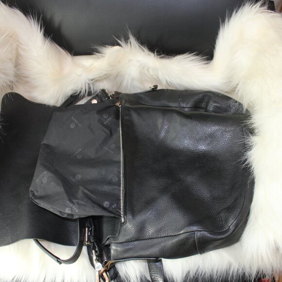 RUDSAK Pebbled Leather Flap Zip Closure Pockets Shoulder Messenger Black Bag - Picture 8 of 9